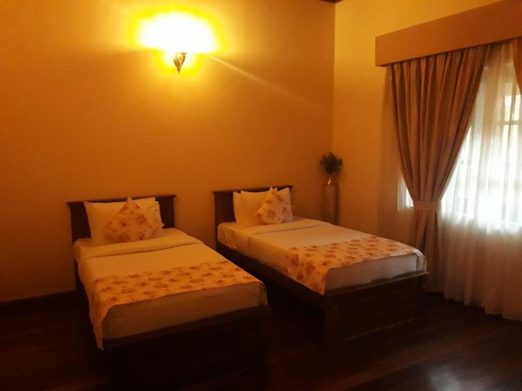 The Loris Manor Hotel นูวาราเอลิยา ภายนอก รูปภาพ