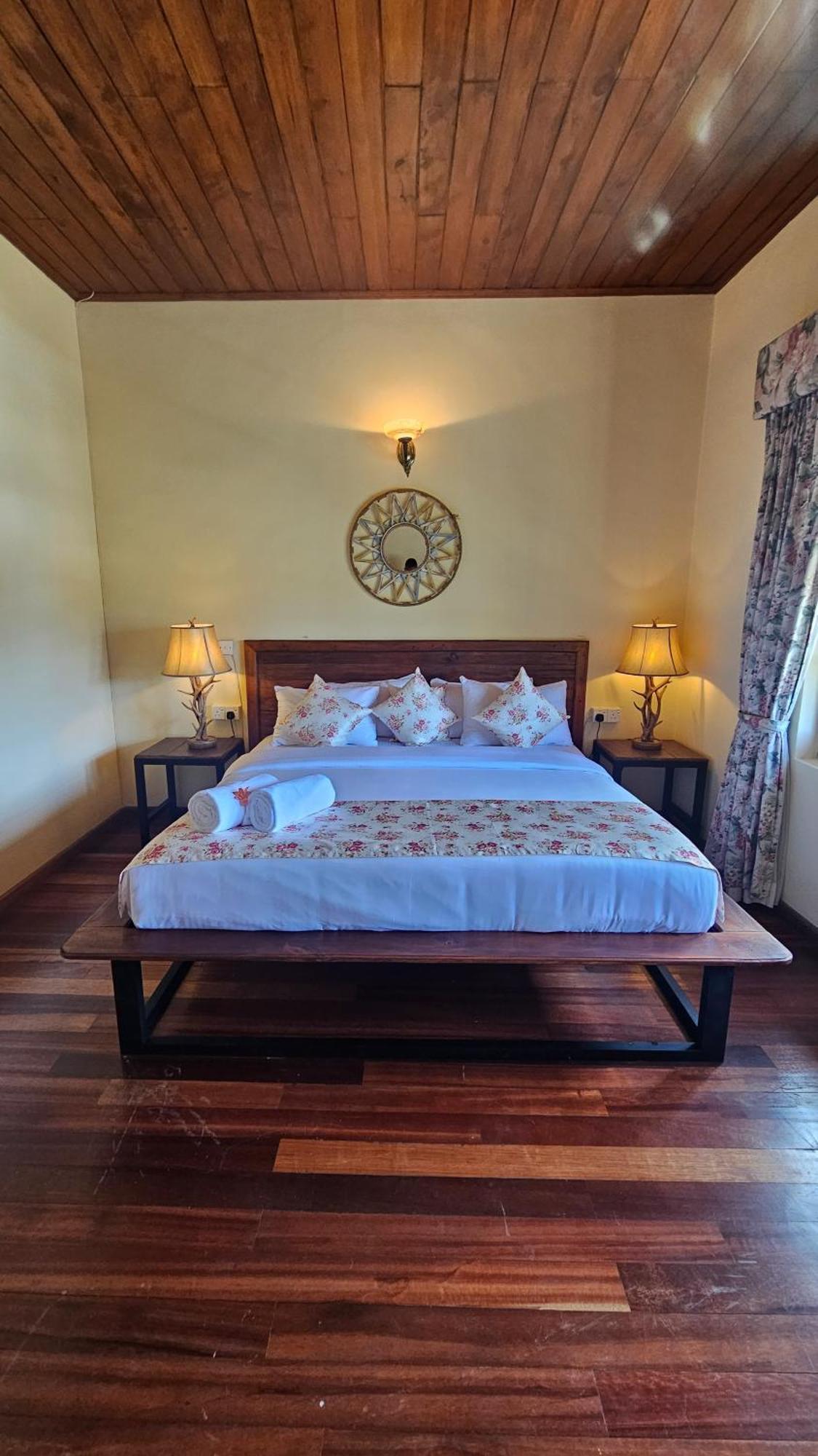 The Loris Manor Hotel นูวาราเอลิยา ภายนอก รูปภาพ