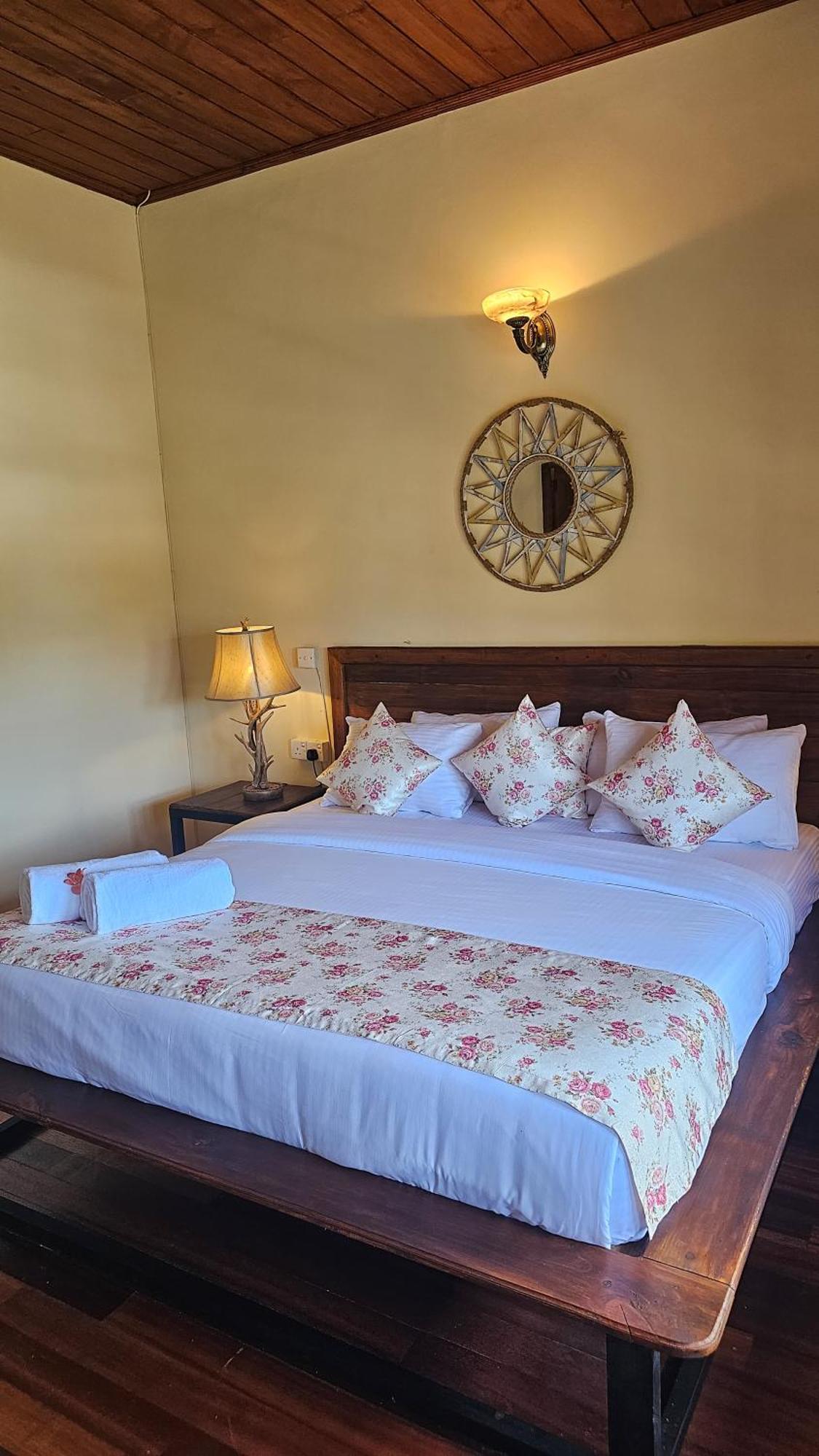 The Loris Manor Hotel นูวาราเอลิยา ภายนอก รูปภาพ