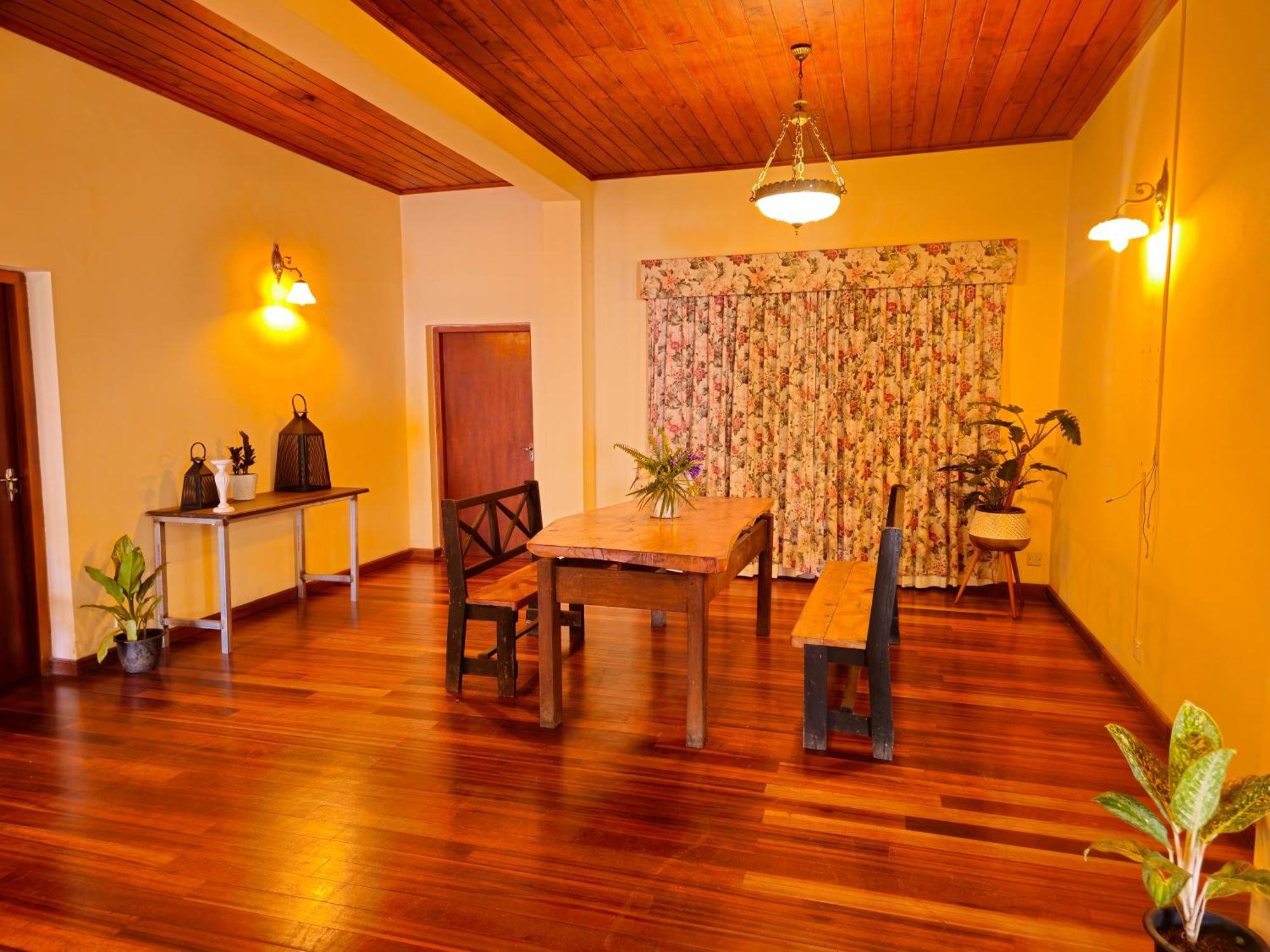 The Loris Manor Hotel นูวาราเอลิยา ภายนอก รูปภาพ